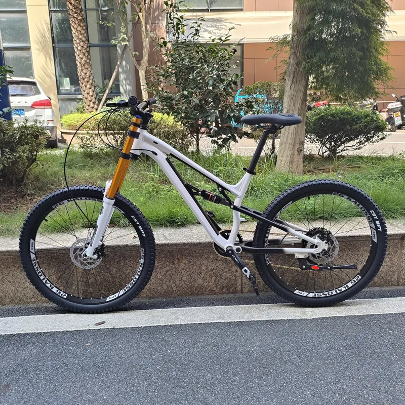 Mountain Bike — 27.5-inch wheels | EplusNINE