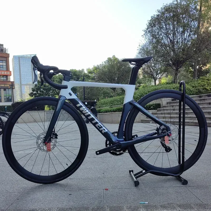 Road Bike R7120 RS-22 — 700c wheels | EplusNINE